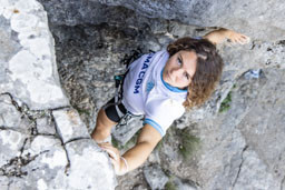 Le phare de Cassis englouti par les vagues.