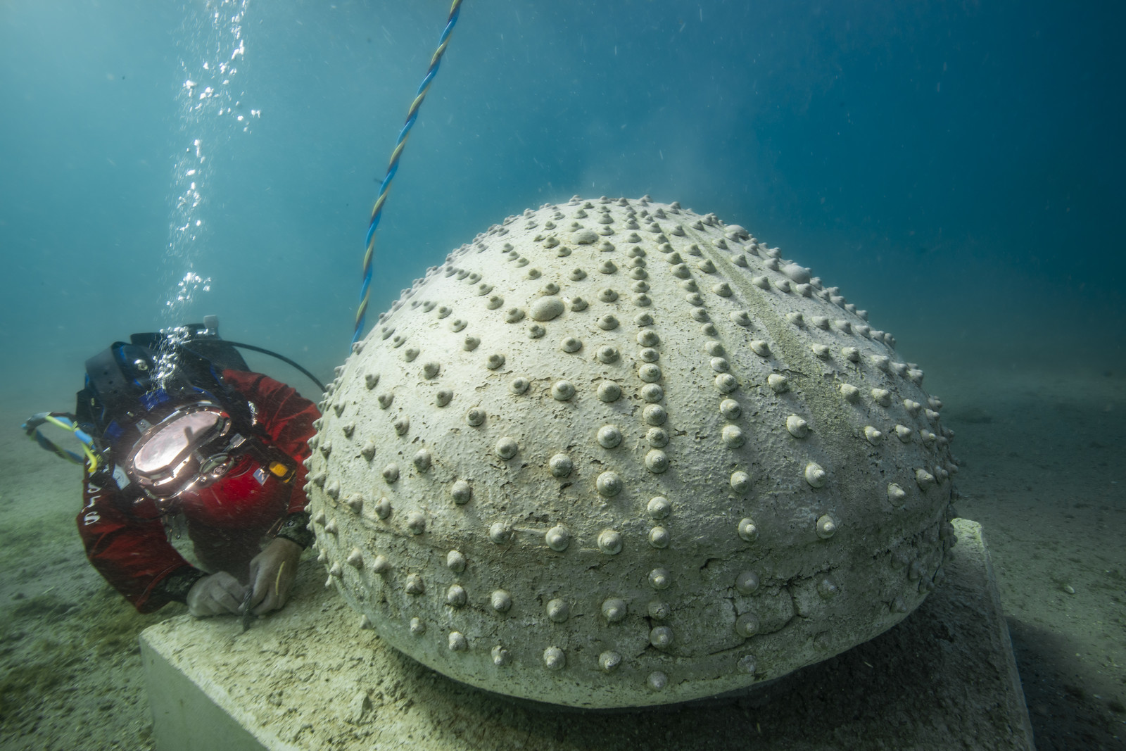 Musée Subaquatique de Marseille, MSM, Plage des Catalans. Le Musée Subaquatique de Marseille est une installation « multi-artistes » de 10 œuvres située à 100 mètres au large de la plage des Catalans et immergée à 5 mètres de profondeur.I